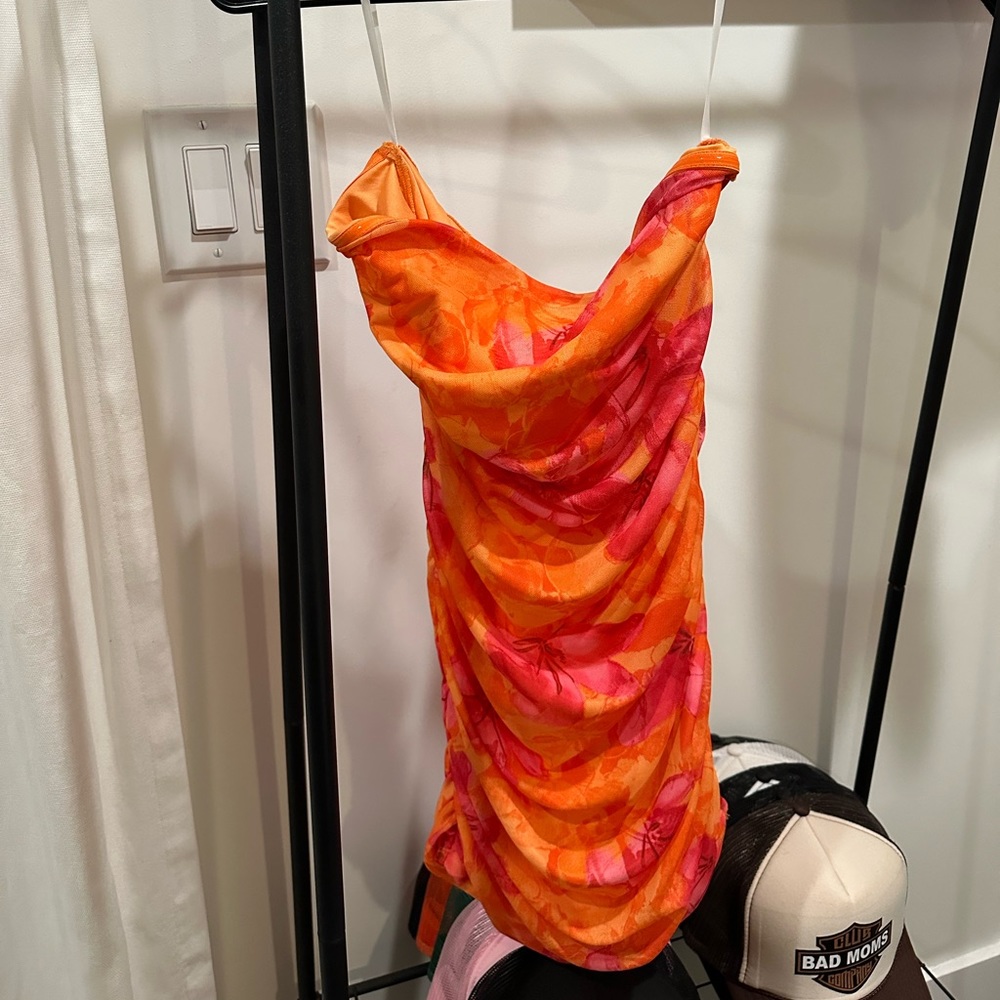 SLEEVELESS DRESS